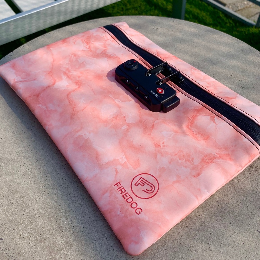 SMELL PROOF/LOCK/WATER RESISTANT BAG